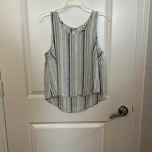 Short in the front long in back/size EXTRA SMALL